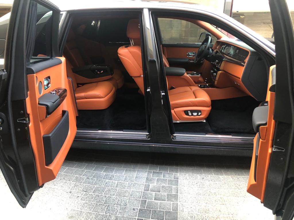 Rolls Royce phantom for rent in Dubai, Rolls Royce Phantom rental Dubai | Wall Street luxury car rental