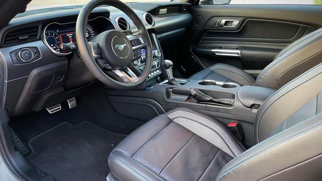 Ford Mustang front seats