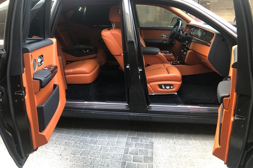 Rolls Royce phantom for rent in Dubai, Rolls Royce Phantom rental Dubai | Wall Street luxury car rental