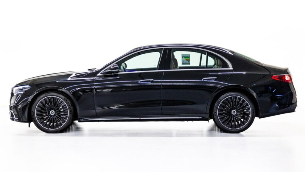 mercedes-benz-e-class-amg-for-rent-dubai-10